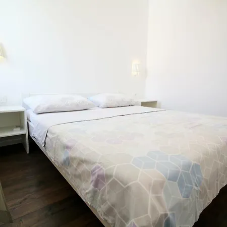 Apartment Lazarica *